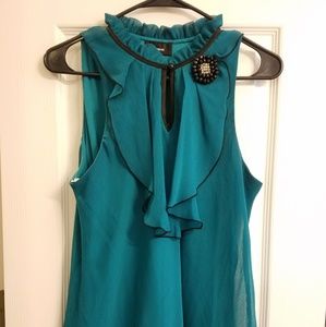 B Wear teal sleeveless top